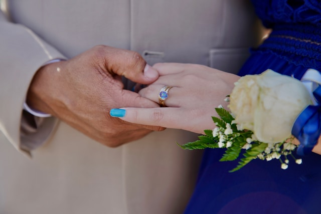 Non Traditional Engagement Rings in the USA: Top Styles, Pros/Cons, and Care