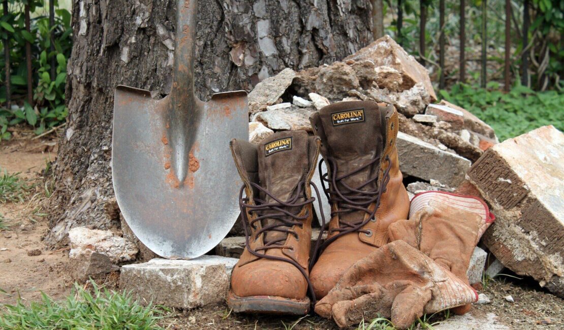 Best Neoprene Rubber Boots for Fishing, Hunting, and Outdoor Work