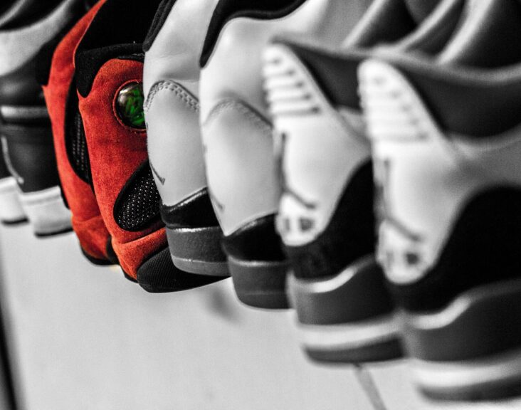 How to Evaluate Sneaker Build and Quality Before Buying Online