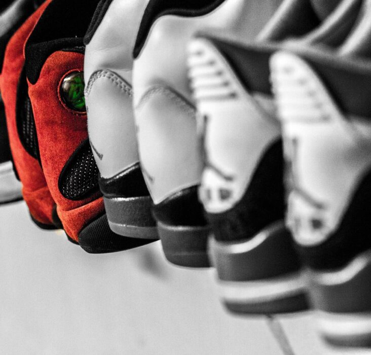 How to Evaluate Sneaker Build and Quality Before Buying Online