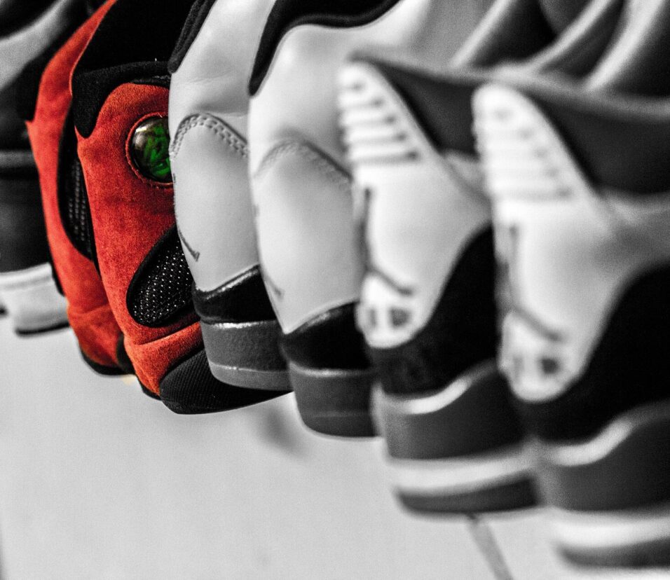 How to Evaluate Sneaker Build and Quality Before Buying Online