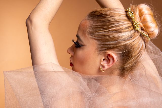 gold hair clips for low bun thin hair