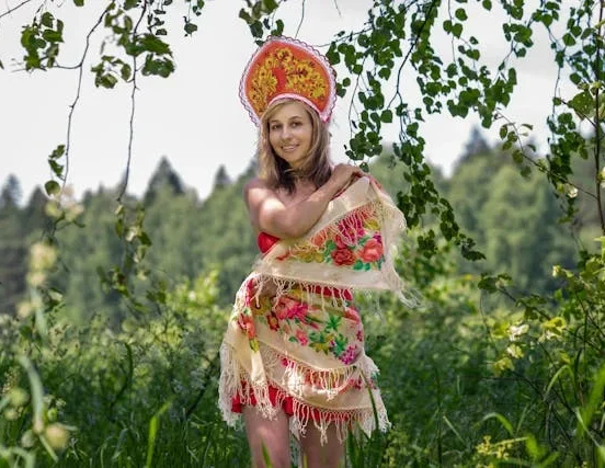 what is traditional russian clothing called